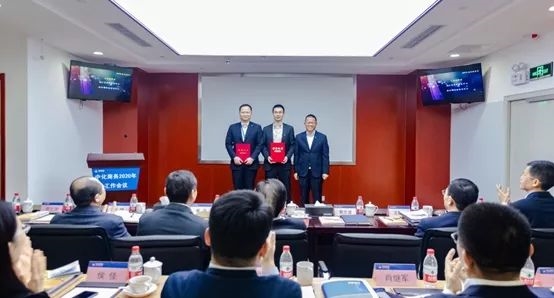 知识密集型服务业占GDP_安全知识手抄报(3)